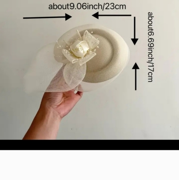 Cream Fascinator Hat - Picture 3 of 4
